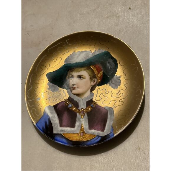 Other - Small Portrait Plate 4.75" Antique Gold